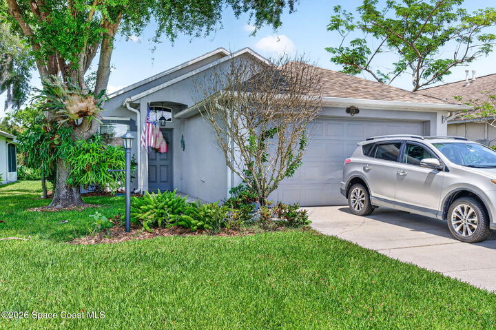 Property Photo: 2125 Redwood Circle NE FL 32905