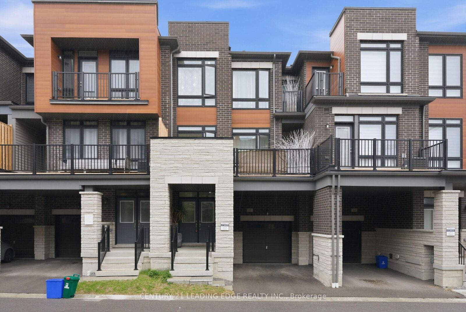 Property Photo:  12 Coppini Lane  ON L1S 0G9 