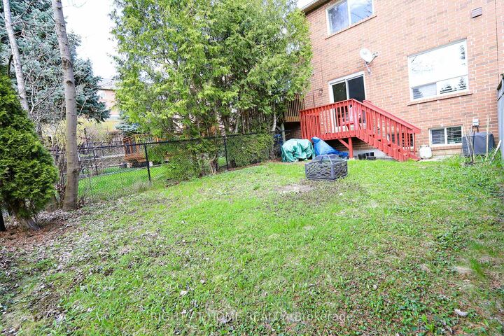 Property Photo: 82 Colesbrook Road ON L4S 2G5