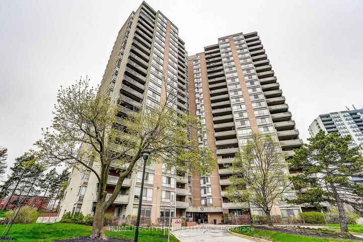Property Photo: 10 Martha Eaton Way 1508 ON M6M 5B3