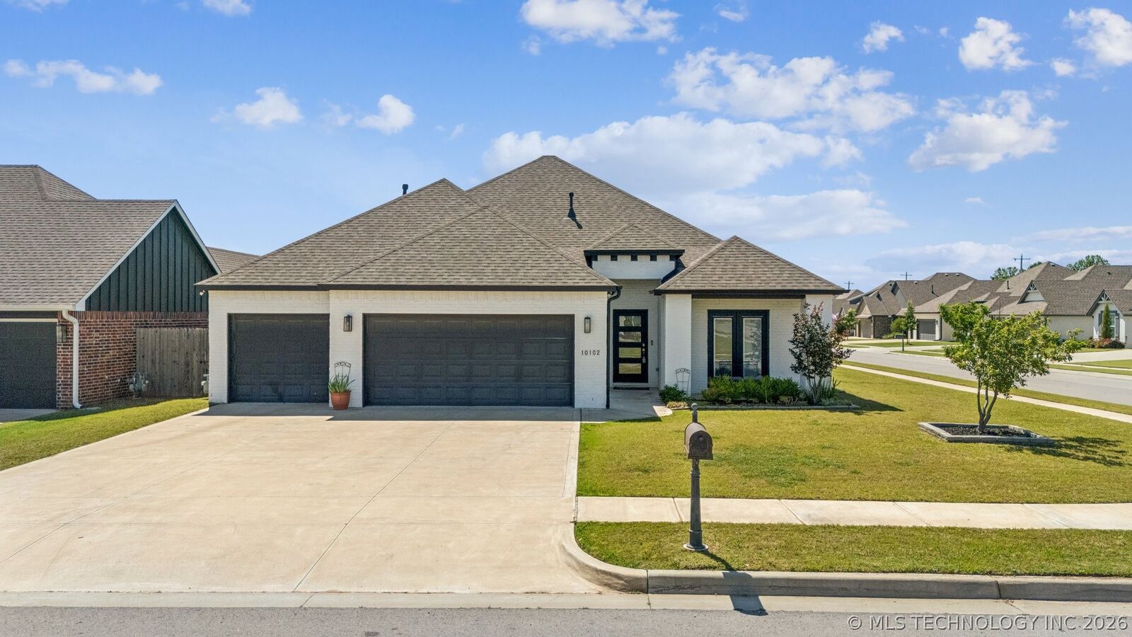 Property Photo: 10102 S 230th East Avenue OK 74014