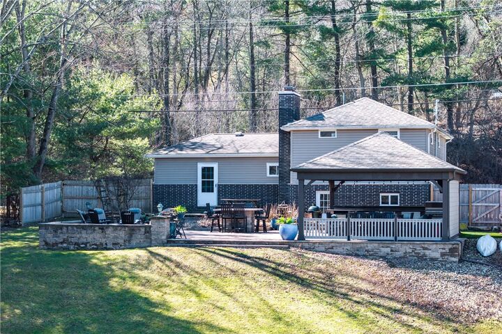 Property Photo:  469 Mars Valencia Road  PA 16059 