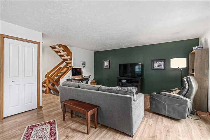 Property Photo:  320 Spring Run Dr  PA 15146 