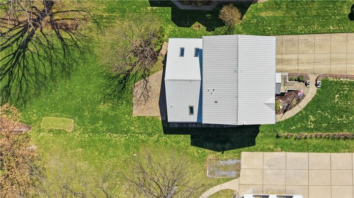 Property Photo:  32 Herbst Rd  PA 15108 