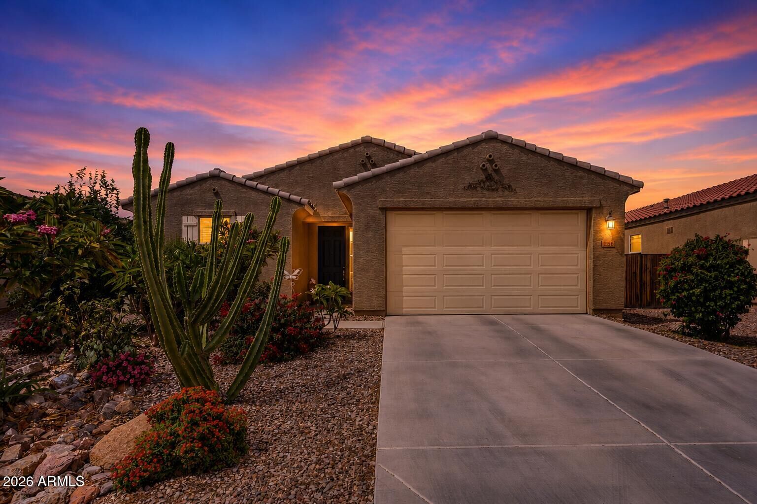 Property Photo:  256 W Chaska Trail  AZ 85140 