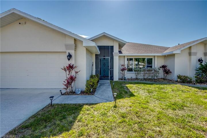 Property Photo: 308 North Ave FL 33936