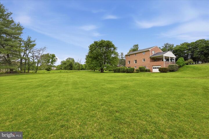Property Photo: 103 Cambridge Place VA 22601