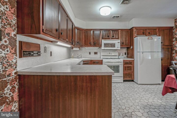 Property Photo:  430 Oak Avenue  NJ 08012 