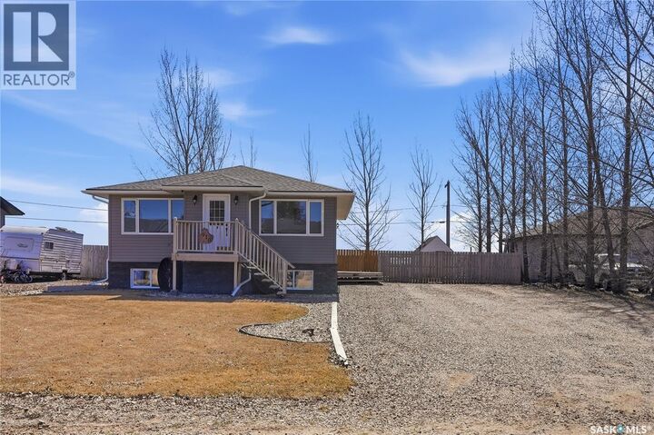Property Photo:  910 P Avenue  SK S0K 3C0 