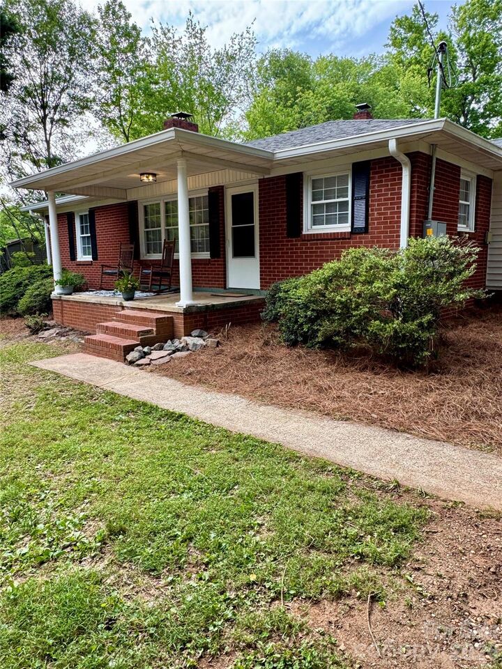 Property Photo:  2217 Dale Avenue  NC 28092 