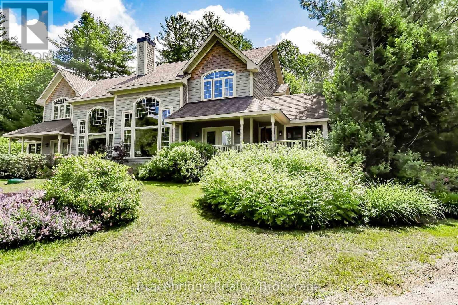 Property Photo: 3876 Muskoka Rd 118 Highway West ON P0B 1J0