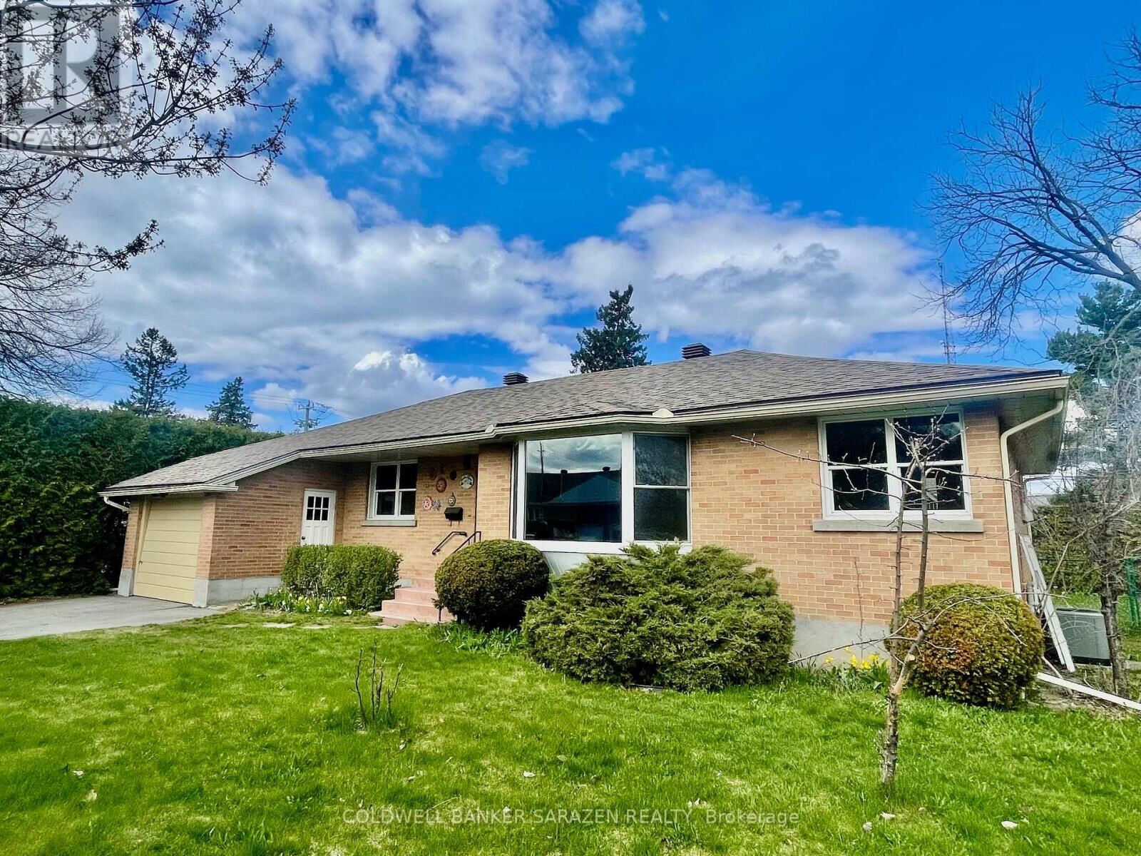 Property Photo:  1421 Palen Avenue  ON K1H 7E6 