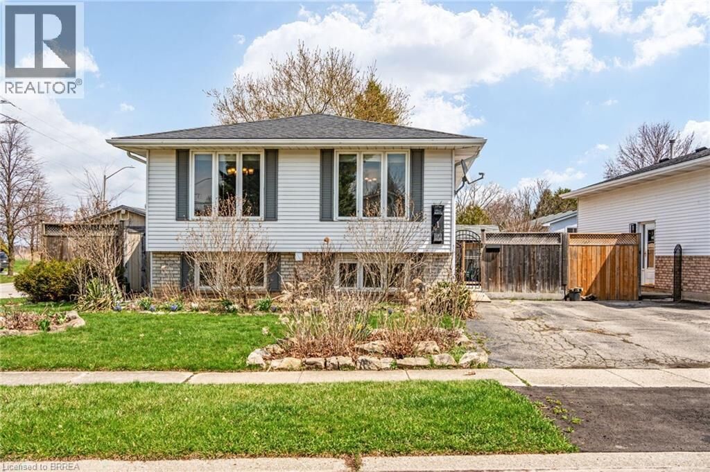 Property Photo:  1 Osijek Crescent  ON N3P 1Z3 