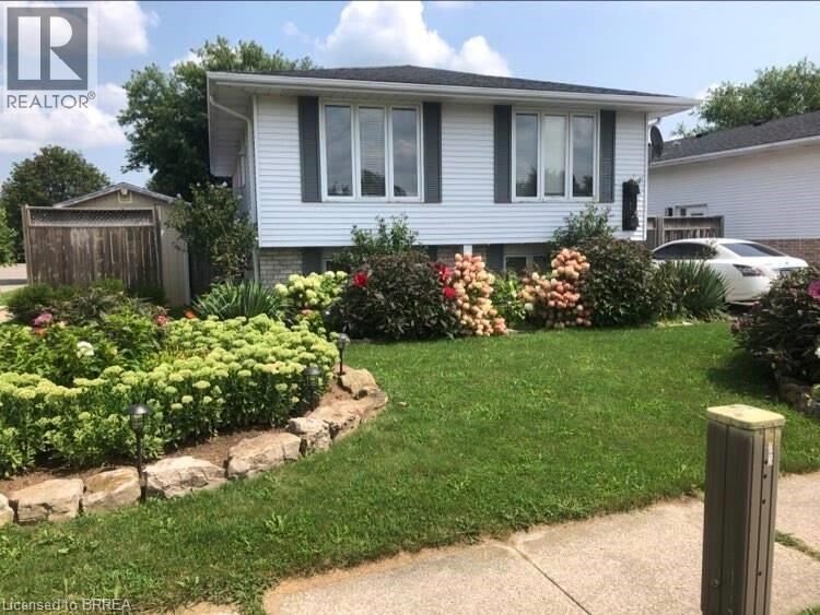 Property Photo:  1 Osijek Crescent  ON N3P 1Z3 