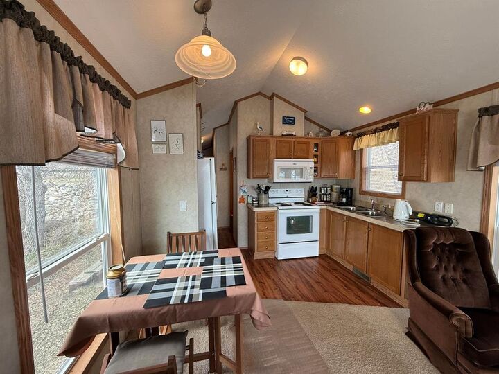 Property Photo:  9218 Oak Drive  MB R0K 0Y0 