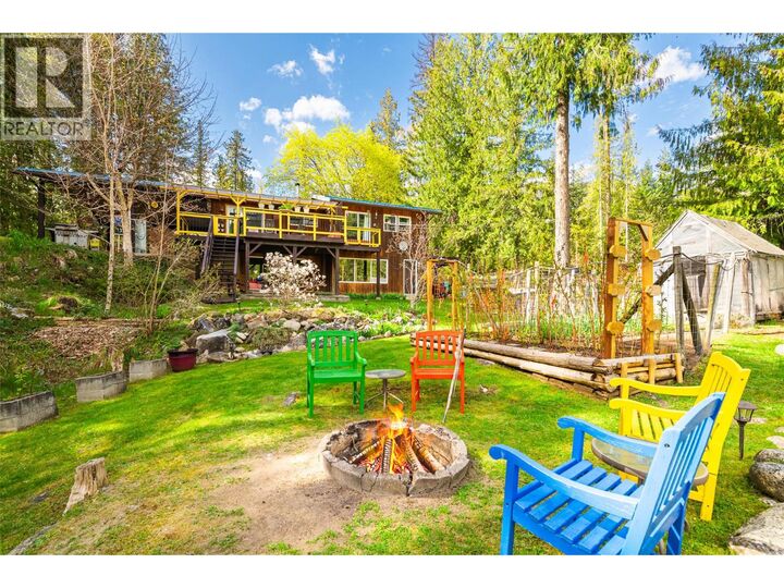 Photo de la propriété:  16324 Bowe Road  BC V0B 1E0 