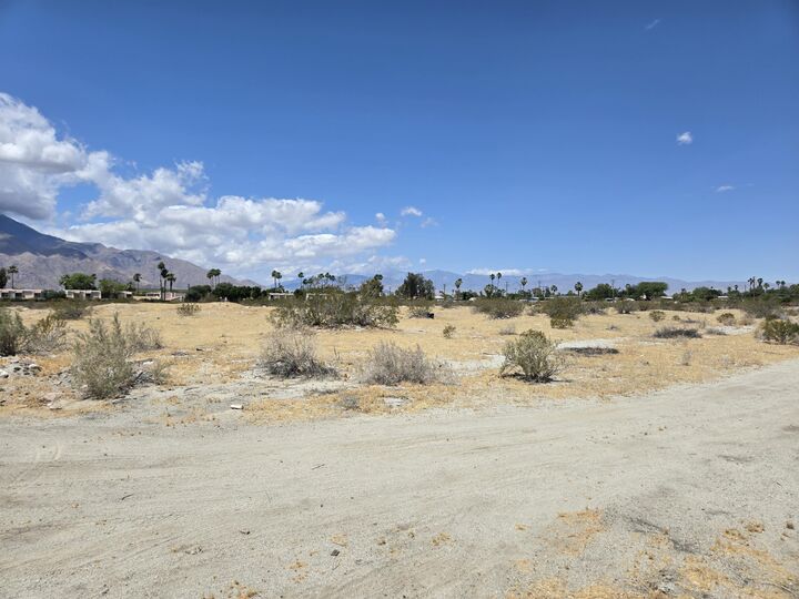 Property Photo: 009 Starlight Trail CA 92234