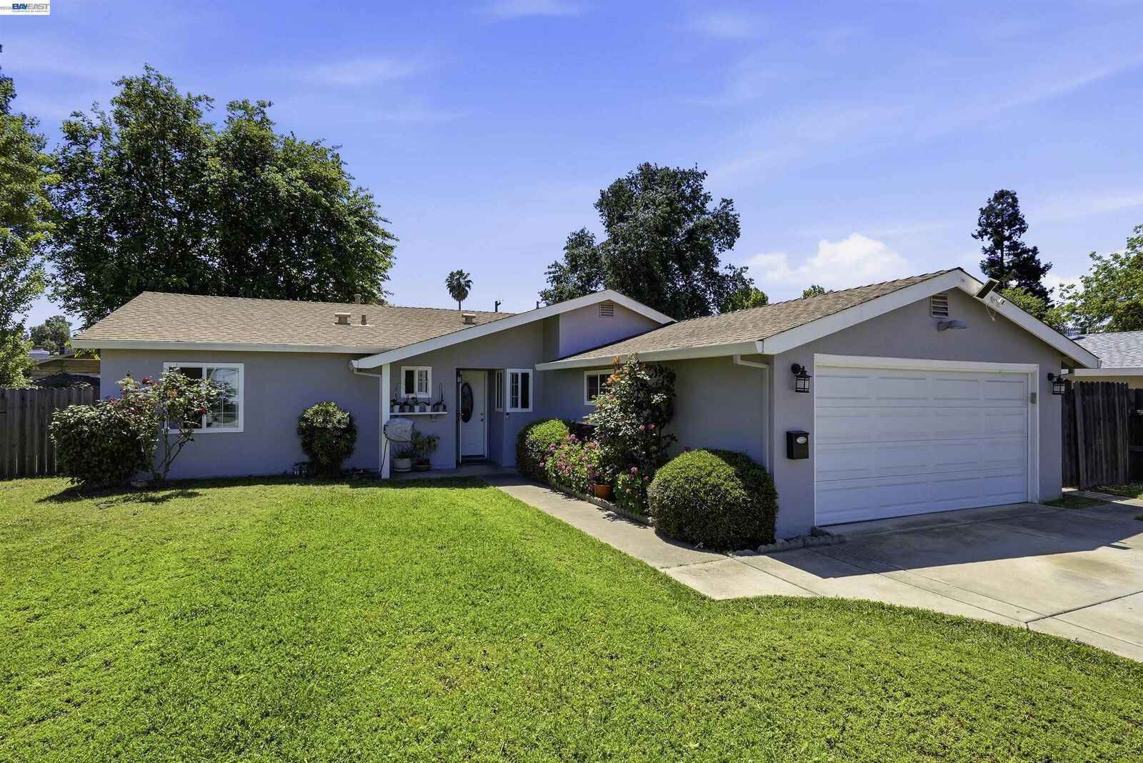 Property Photo:  4546 Freeway Cir  CA 95841 