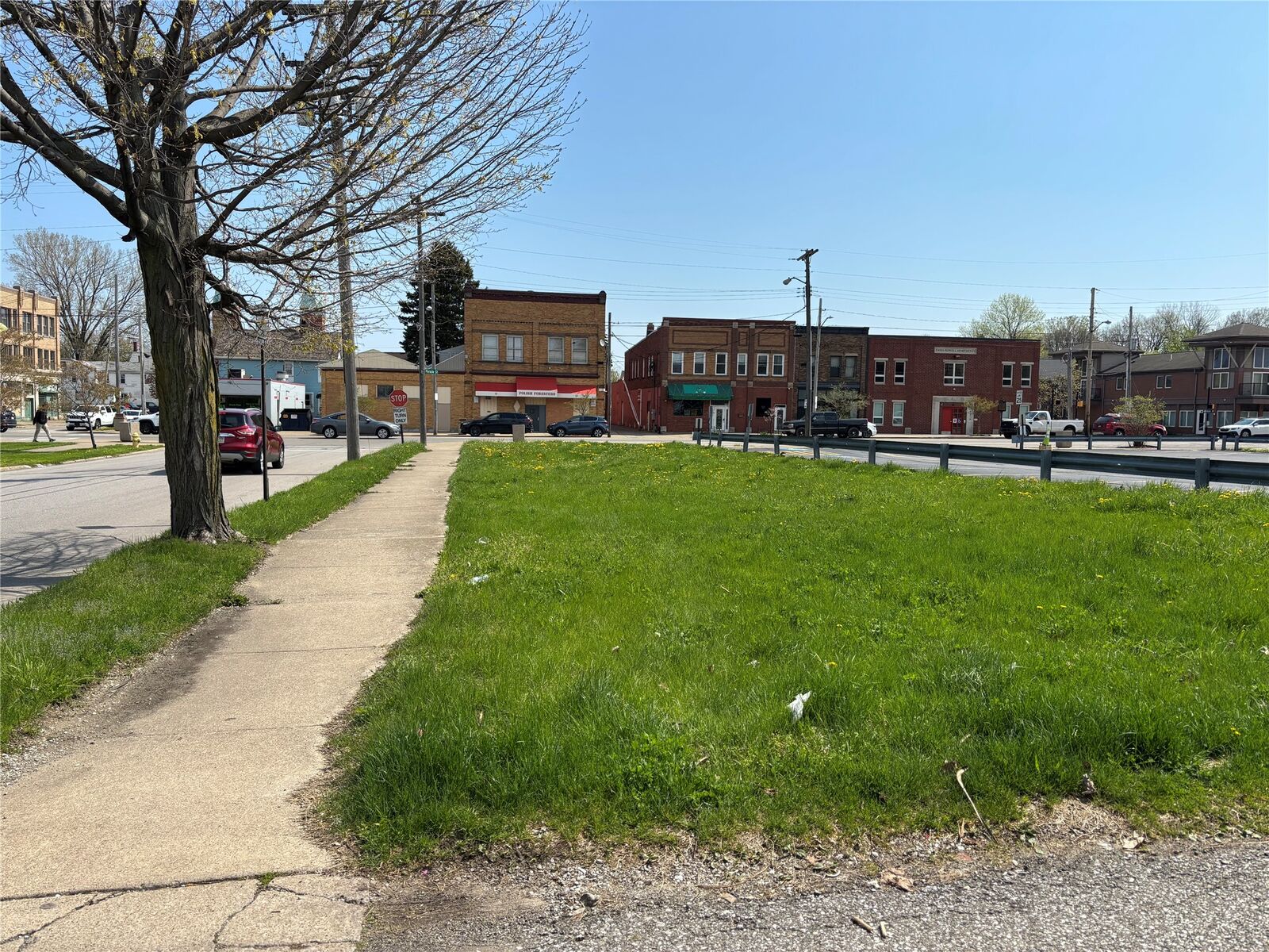 Property Photo:  1302 Parade Street  PA 16503 