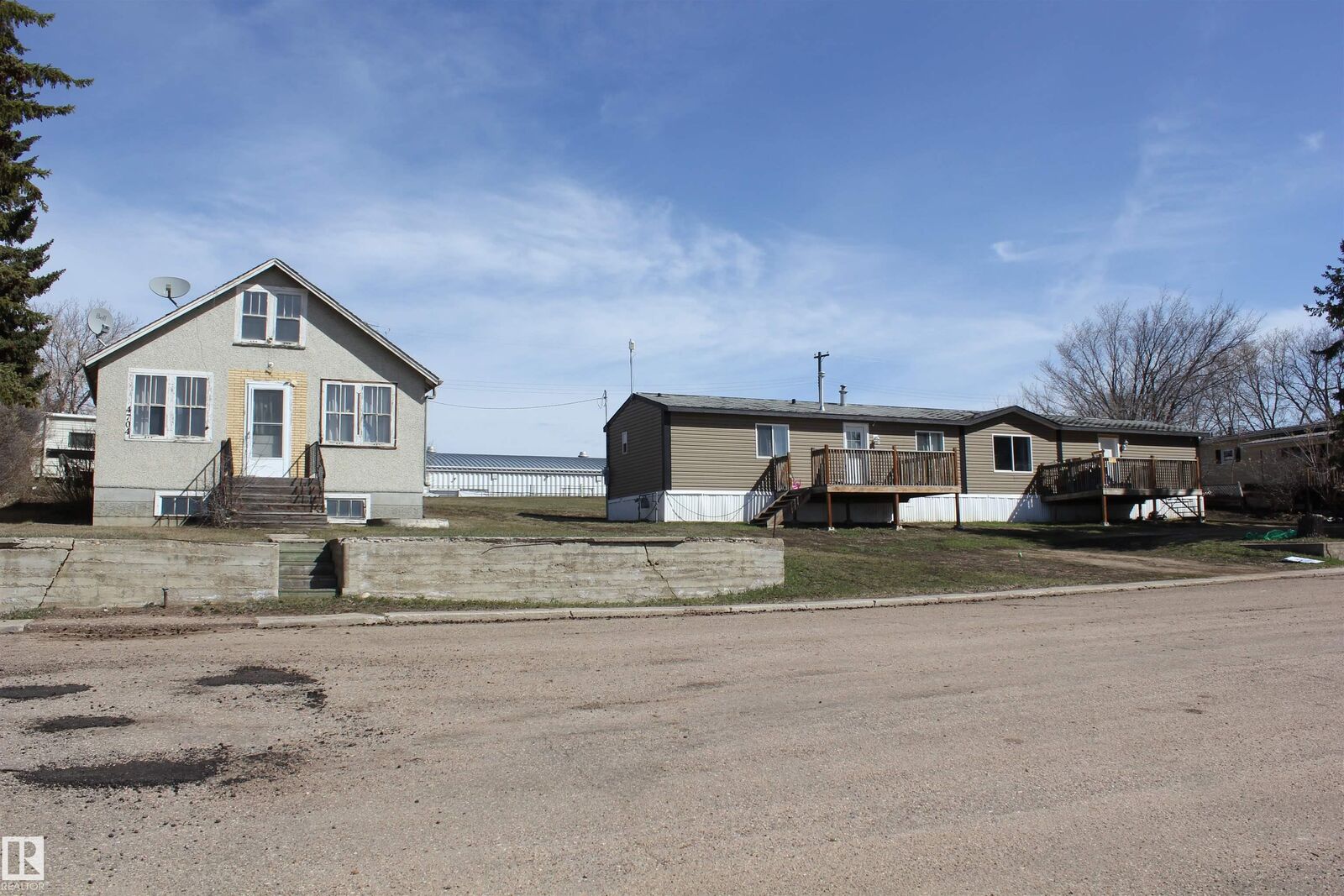 Property Photo: 4610 51 Avenue AB T0K 3K0