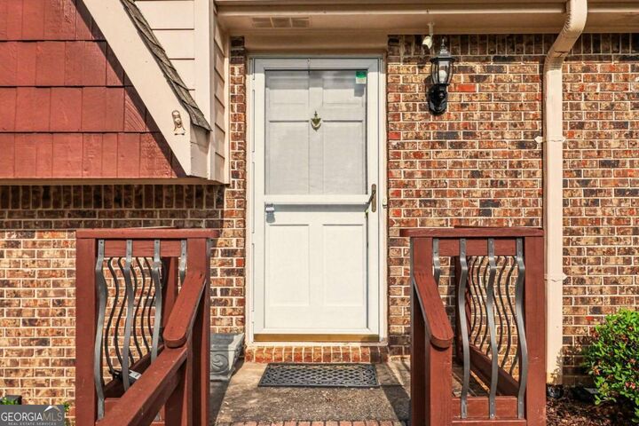 Property Photo: 1315 Sanden Ferry Drive GA 30033
