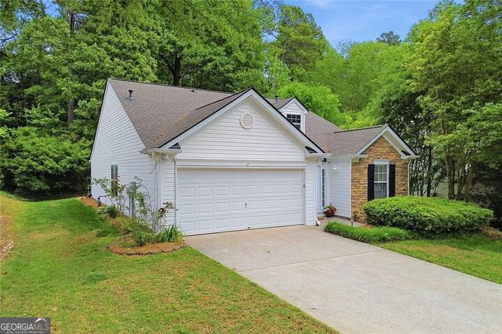 Property Photo: 511 Carrington Court GA 30115