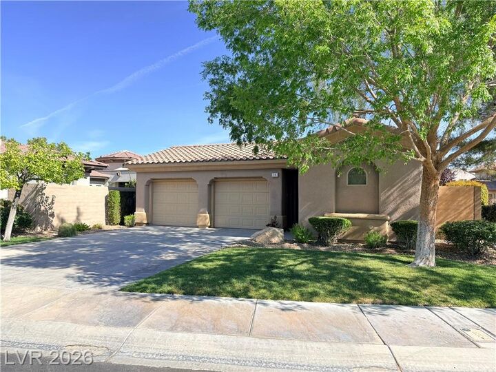 Property Photo:  16 Kennesaw Road  NV 89052 