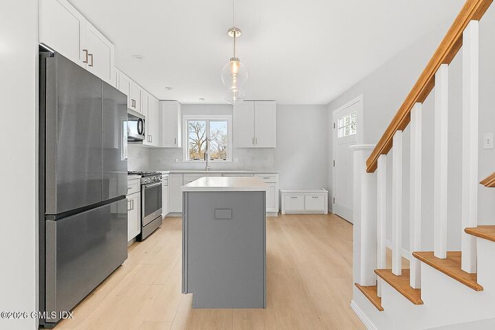 Property Photo:  14 Cos Cob Avenue 3  CT 06807 