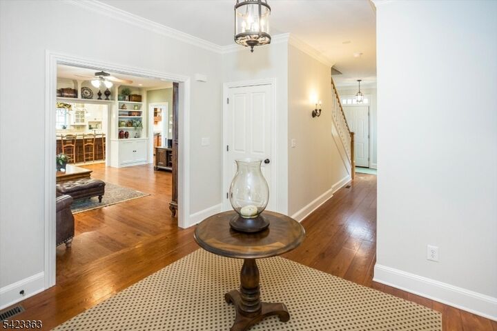 Property Photo:  12 Red Oak Row  NJ 07930 
