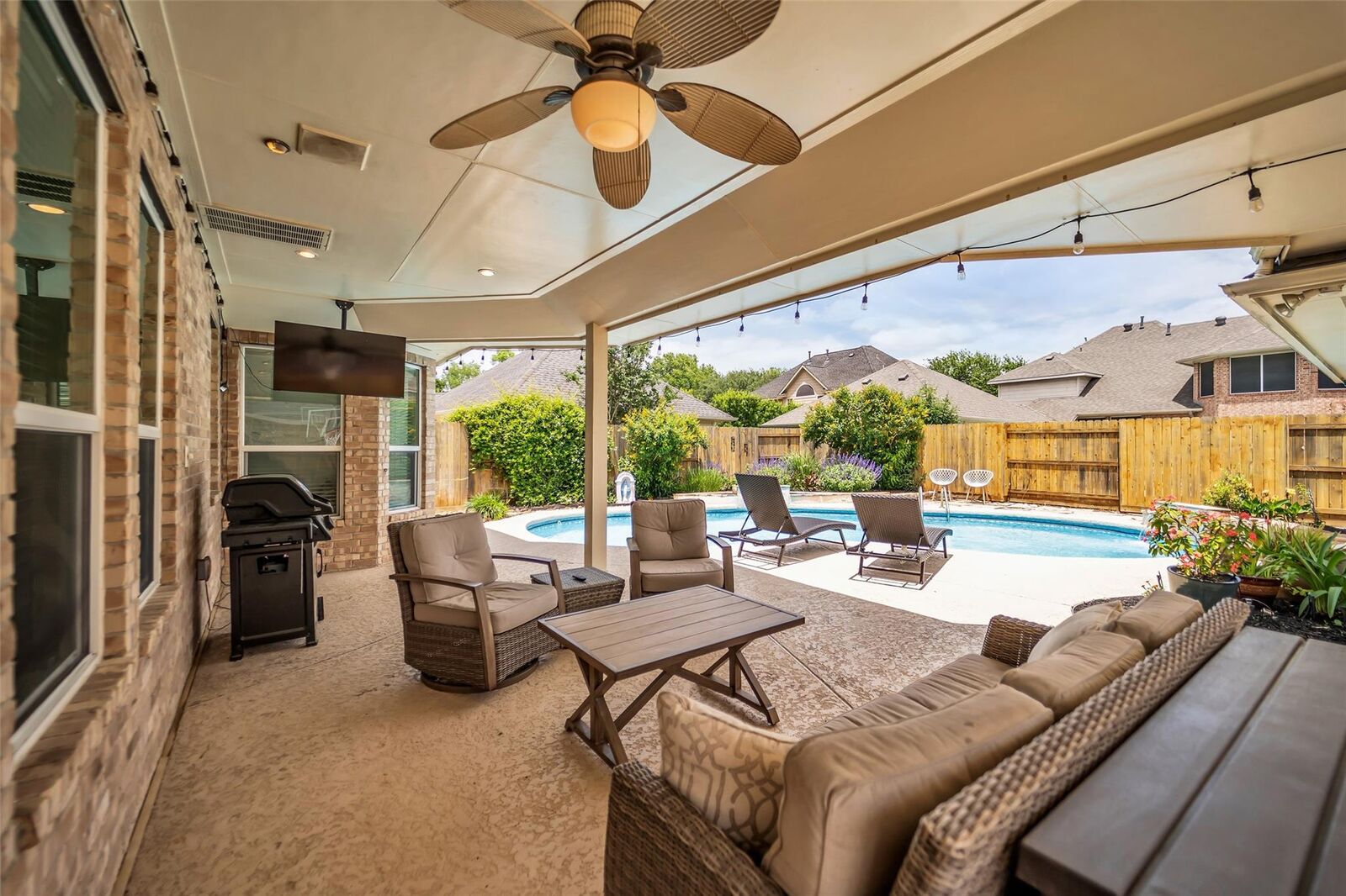 Property Photo: 5715 Misty Island Court TX 77494
