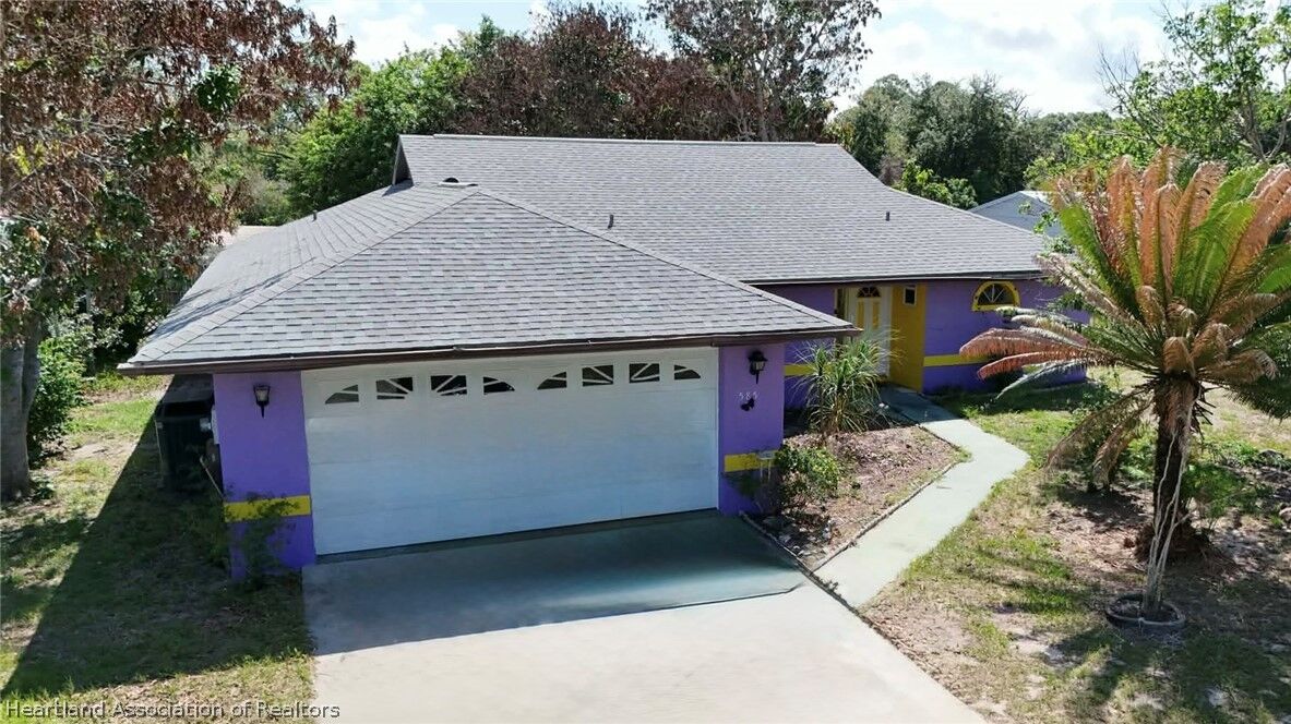 Property Photo:  585 Concert Drive  FL 33852 