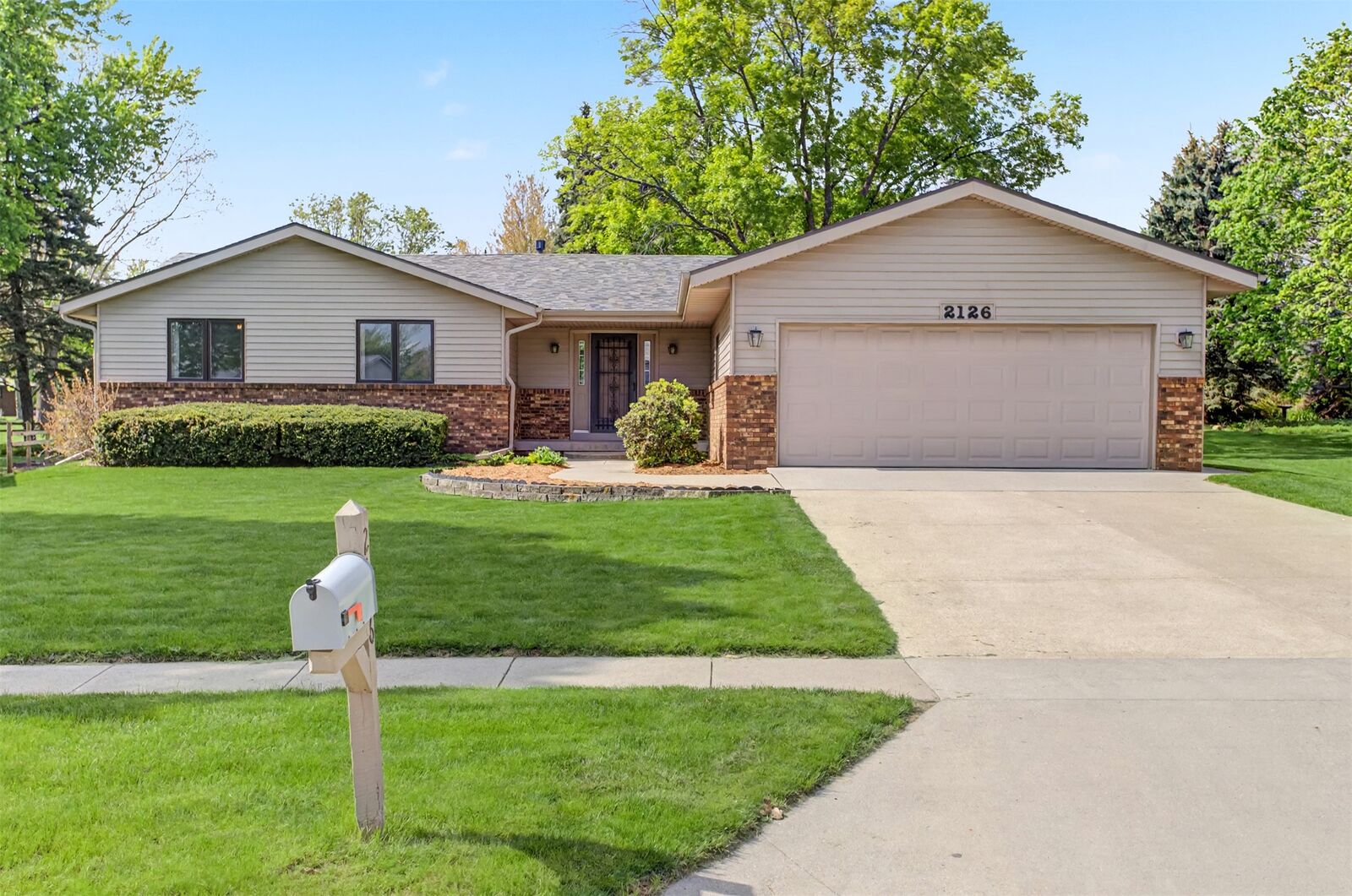 Property Photo: 2126 Buchanan Drive IA 50010