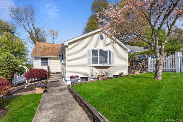 Property Photo:  11 Daisy Drive  NY 10541 