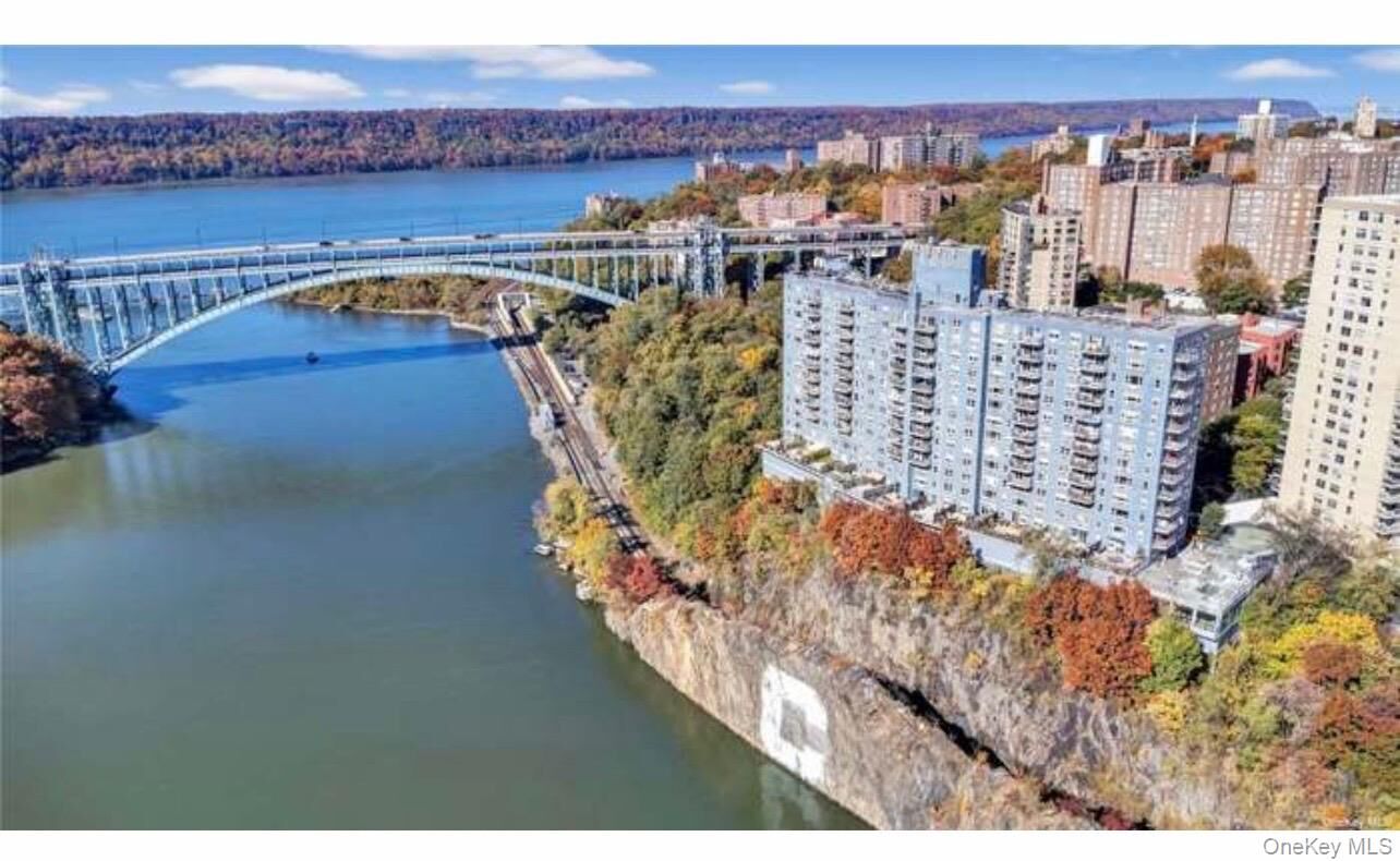 Property Photo:  2400 Johnson Avenue 10F  NY 10463 