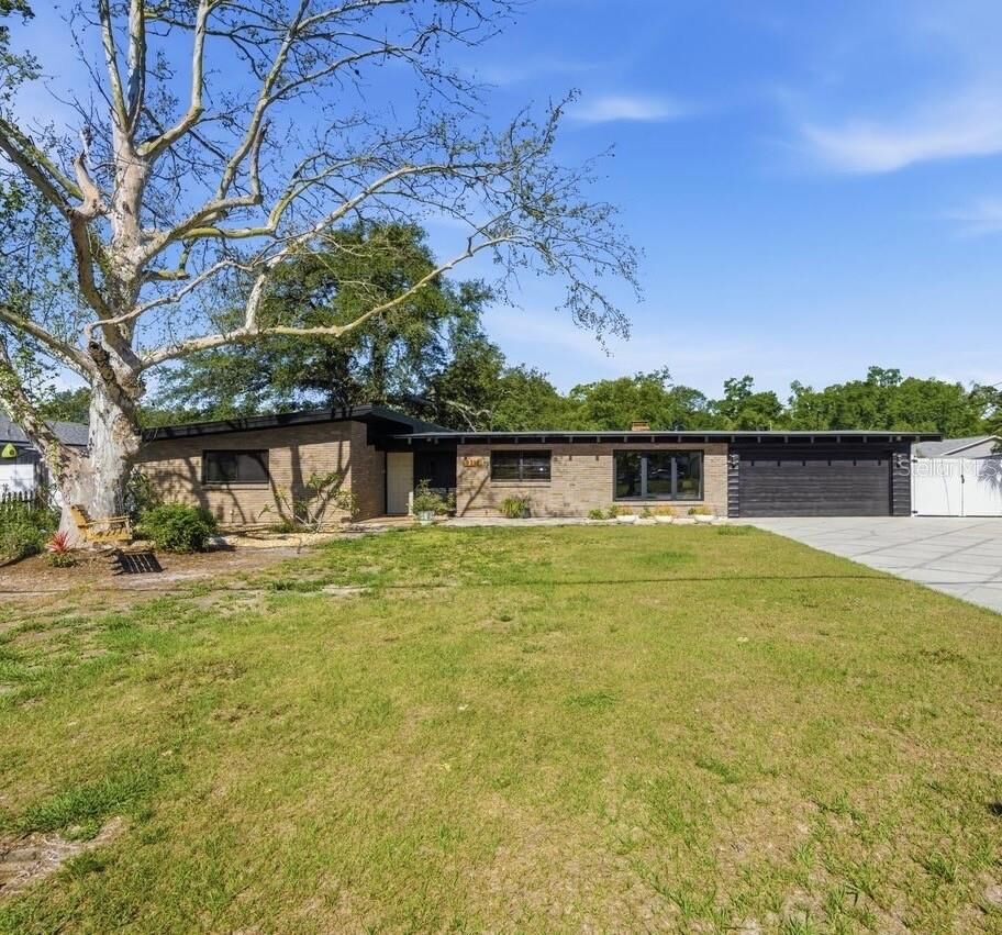 Property Photo:  9718 N Oregon Avenue  FL 33612 