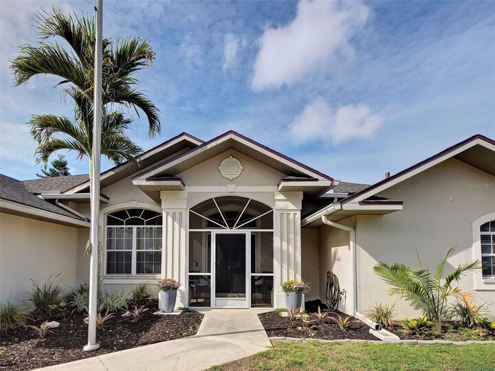 Property Photo:  1303 E Gate Drive  FL 34285 