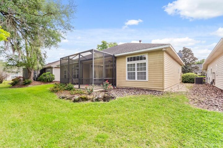 Property Photo:  8430 SW 10th Place  FL 32607 