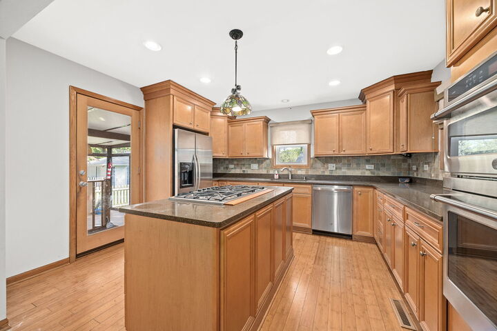 Property Photo:  512 W Eugenia Street  IL 60148 