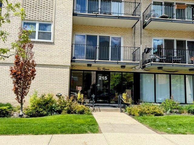 Property Photo:  