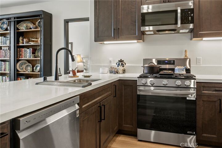 Property Photo:  402 W Grand Ave 401  CA 93433 