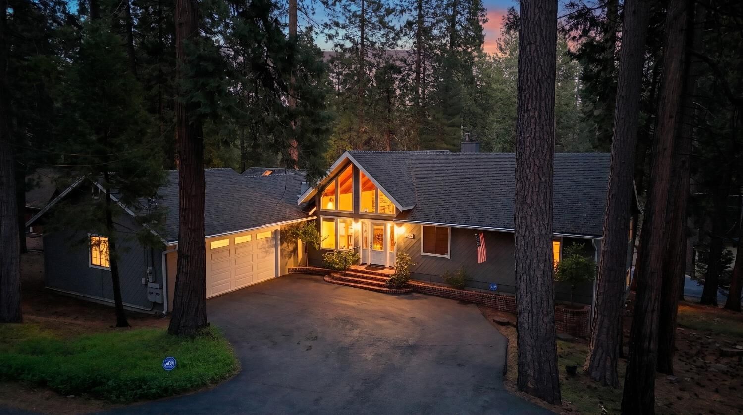 Property Photo:  2602 Linnet Lane  CA 95223 