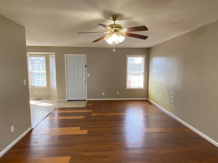Property Photo:  3250 N Senseney Cir  TN 37042 