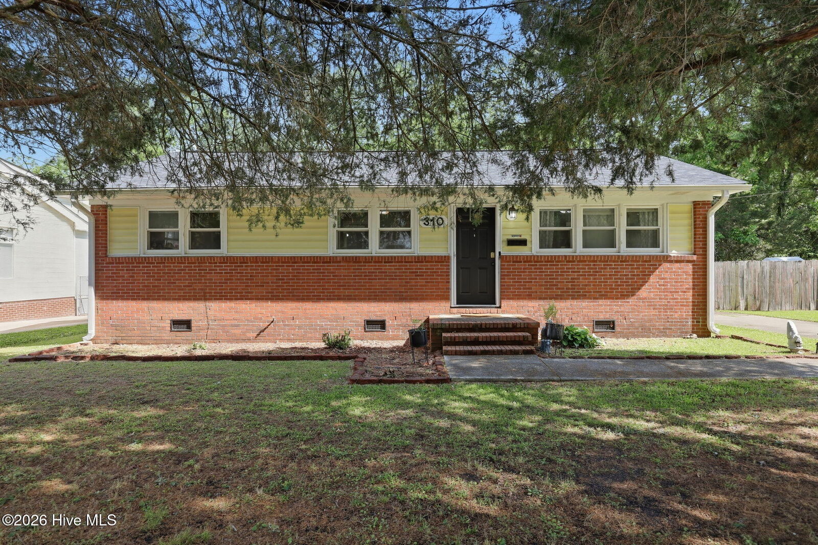 Property Photo:  310 White Oak Street  NC 28540 
