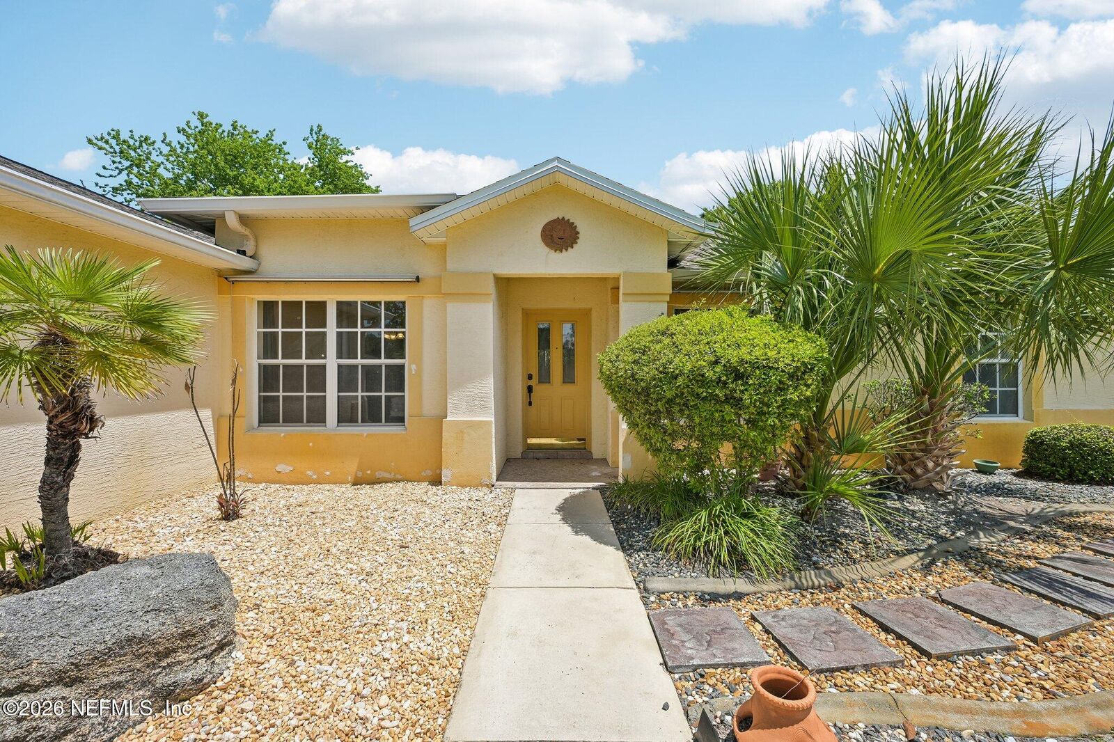 Property Photo:  2 Birdseye Place  FL 32137 