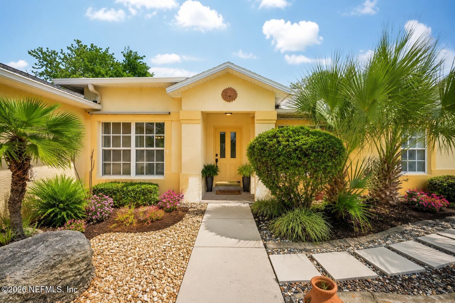 Property Photo: 2 Birdseye Place FL 32137