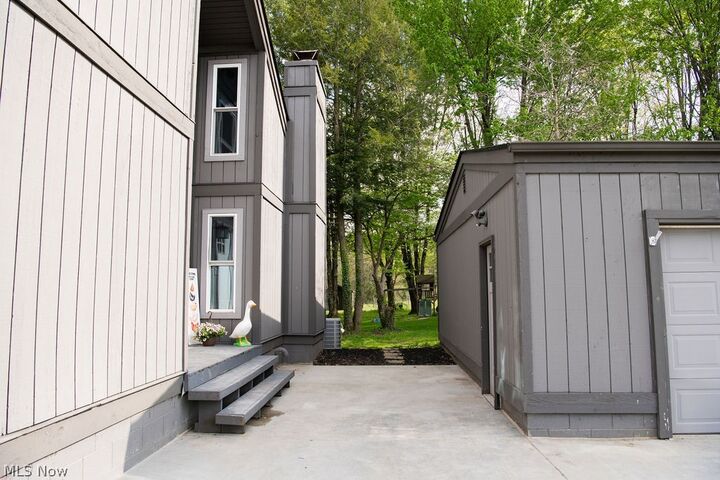 Property Photo: 4805 McConnell East Road OH 44470