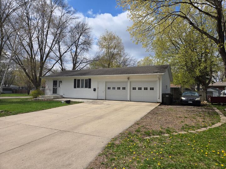 Property Photo:  734 Merrill Street SW  MN 55350 