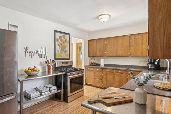 Property Photo:  711 Grandview Avenue W  MN 55113 