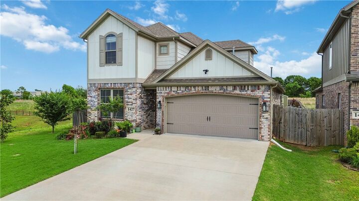 Property Photo:  1427 Fifth Avenue  AR 72745 