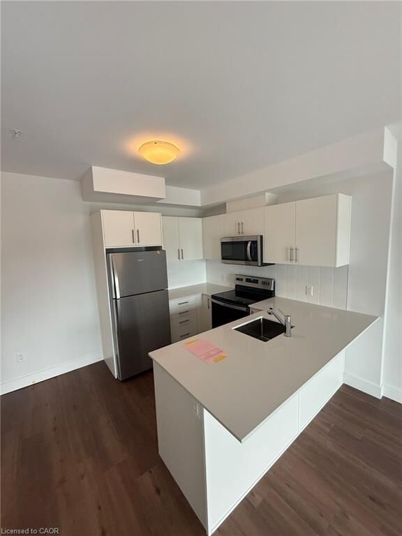 Photo de la propriété:  1000 Lackner Place 401  ON N2A 0L4 